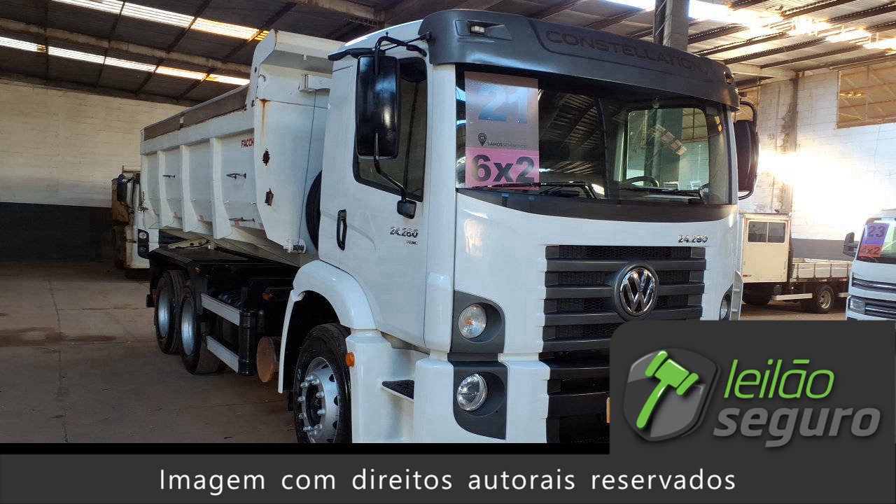 LOTE 010 VOLKSWAGEN 24.280 E CONSTEL. 6X2 2020/2021