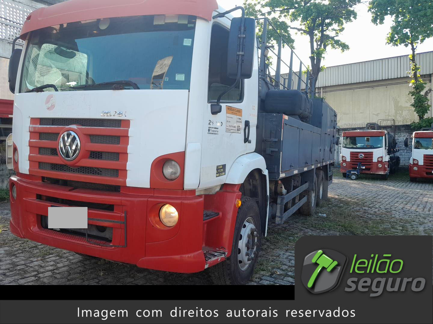 LOTE 017 VOLKSWAGEN 26.280 CRM 6X4 2014/2015