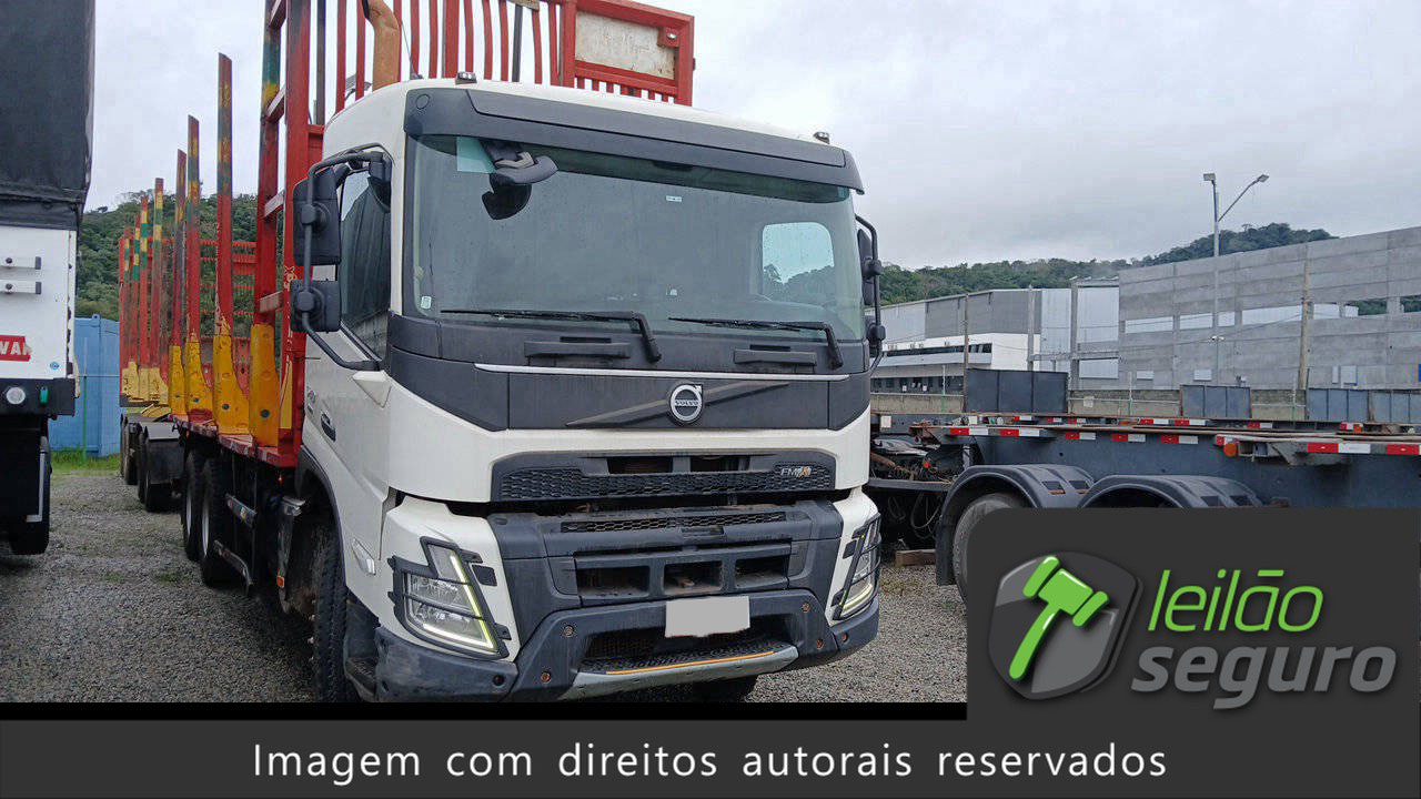 LOTE 004 VOLVO FM 540 6X4R 2022/2022