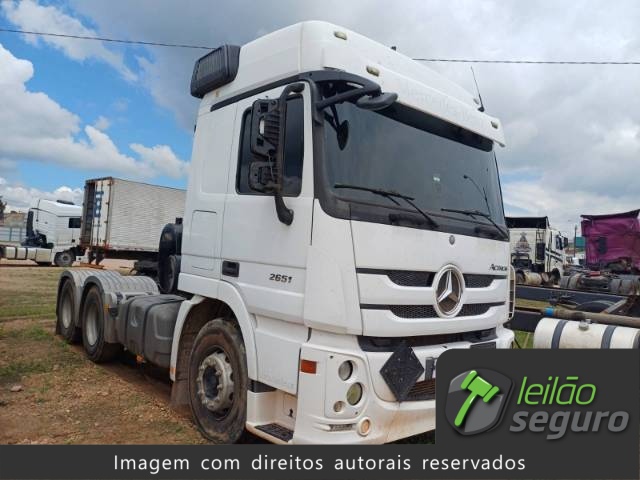 LOTE 1065 MERCEDES-BENZ ACTROS 2651 LS 6X4 2019/2019
