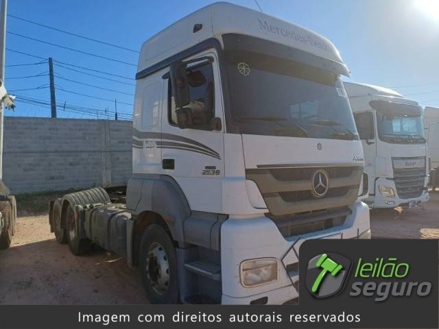 LOTE 1082 MERCEDES-BENZ AXOR 2536 S/LS 6X2 2019/2020