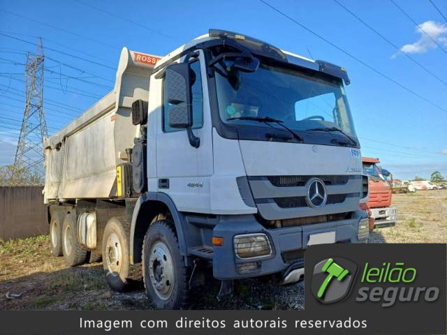 LOTE 1085 MERCEDES-BENZ ACTROS 4844 K 8X4 2017/2018