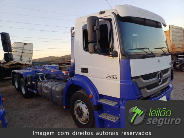 LOTE 1102 MERCEDES-BENZ AXOR 2533 6X2 2021/2021