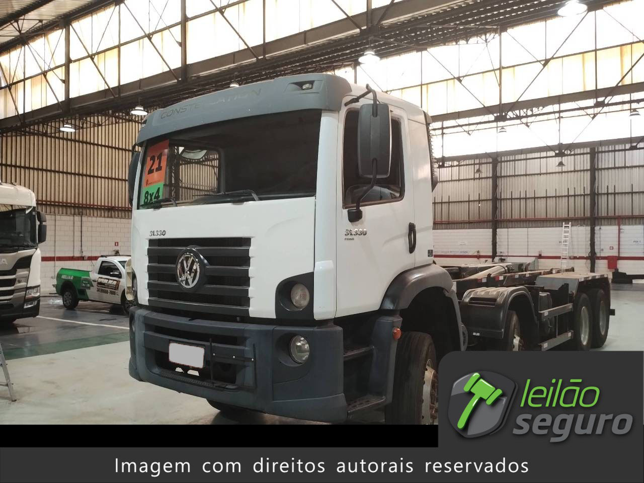 LOTE 045 VOLKSWAGEN 31.330 E CONSTEL. 8X4 2020/2021